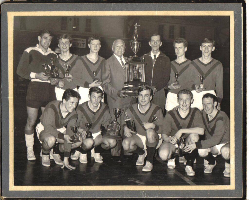 Team Photo - 1970 12628485_1706268289610089_678104130779311204_o